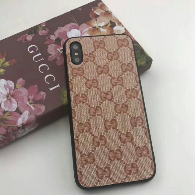 ミュウミュウ iphone8 ケース 本物 、 Gucci - グッチ携帯ケース Gucciロゴ iPhone レザーフォリオケースの通販 by 北島 美次's shop｜グッチならラクマ