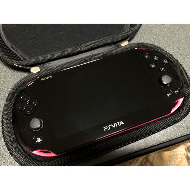 エンタメ/ホビーPlayStation Vita PCH-2000