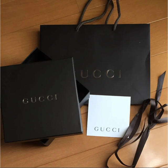 Gucci(グッチ)のGUCCI 空箱 紙袋 レディースのバッグ(ショップ袋)の商品写真