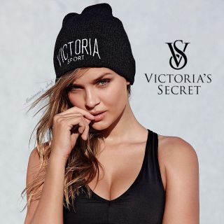 ヴィクトリアズシークレット(Victoria's Secret)のVSロゴ入りニット帽(ニット帽/ビーニー)