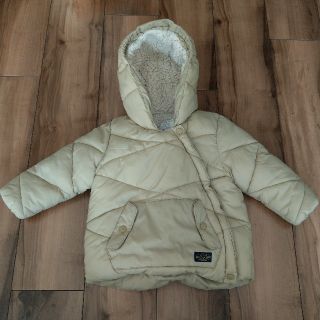 ザラキッズ(ZARA KIDS)のZARA　ザラ　babyboy  サイズ86 ベージュ　中綿ダウンジャケット(ジャケット/コート)