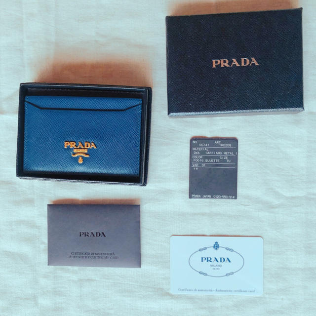 PRADA(プラダ)の【美品】PRADA カードケース レディースのファッション小物(名刺入れ/定期入れ)の商品写真