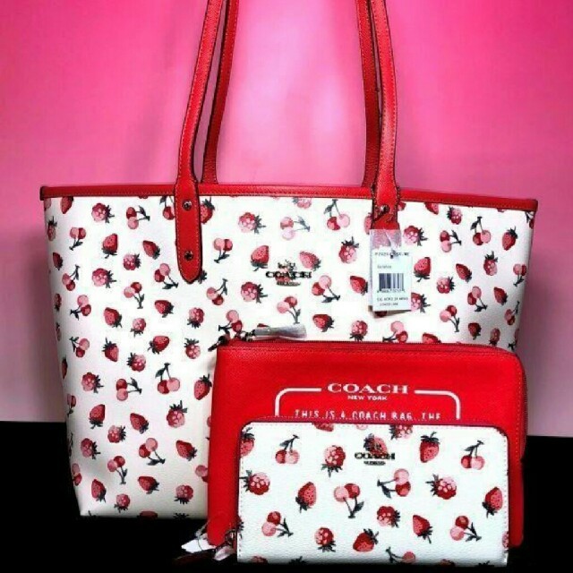 COACH - COACH コーチ 正規品トートバック 新品未使用 ポーチ付き カードケース付き COACH - COACH コーチ 正規品トートバック 新品未使用 ポーチ付き カードケース付き
