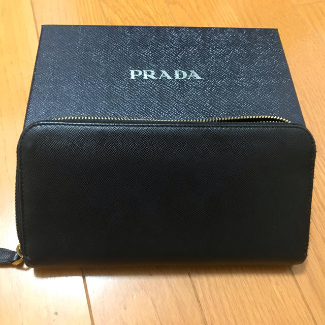 PRADA 長財布  美品