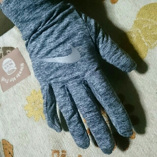 ナイキ(NIKE)の新品☆NIKEメンズ手袋(M)(手袋)