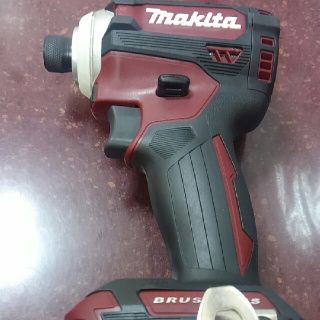 マキタ(Makita)の新品makita マキタ　TD 171D 赤　インパクトドライバー&純正ケース(その他)