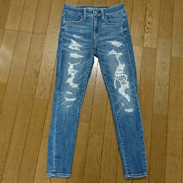 American Eagle(アメリカンイーグル)のアメリカンイーグル レースダメージデニム レディースのパンツ(デニム/ジーンズ)の商品写真