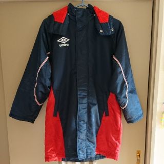 おすぎです様専用   赤がポイント☆☆ umbro★ベンチコート size150(ウェア)