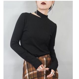 アメリヴィンテージ(Ameri VINTAGE)の週末限定値下げ中！NECK SLIT RIB TOPS (BLACK) (カットソー(長袖/七分))