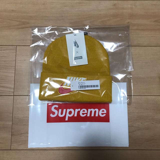 NIKE(ナイキ)の【即購入OK】supreme Nike ビーニー メンズの帽子(ニット帽/ビーニー)の商品写真