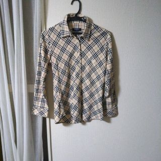 BURBERRY(シャツ/ブラウス(長袖/七分))のフリマアイテム一覧 BURBERRY(シャツ/ブラウス(長袖/七分))のフリマアイテム一覧