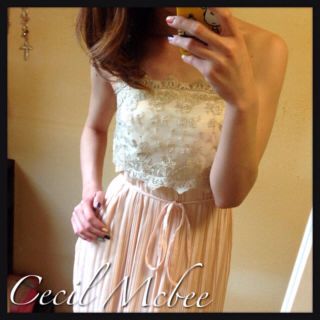 セシルマクビー(CECIL McBEE)のプリーツベアロングワンピ(ロングワンピース/マキシワンピース)