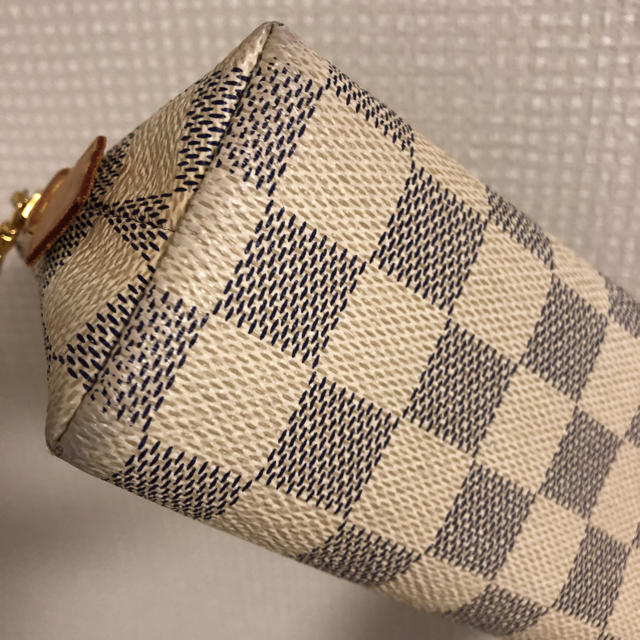 LOUIS VUITTON(ルイヴィトン)のルイヴィトン ダミエアズール 化粧ポーチ 中古品 レディースのファッション小物(ポーチ)の商品写真