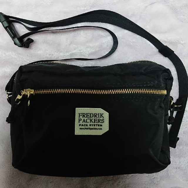 FREDRIK PACKERS ショルダーバッグ