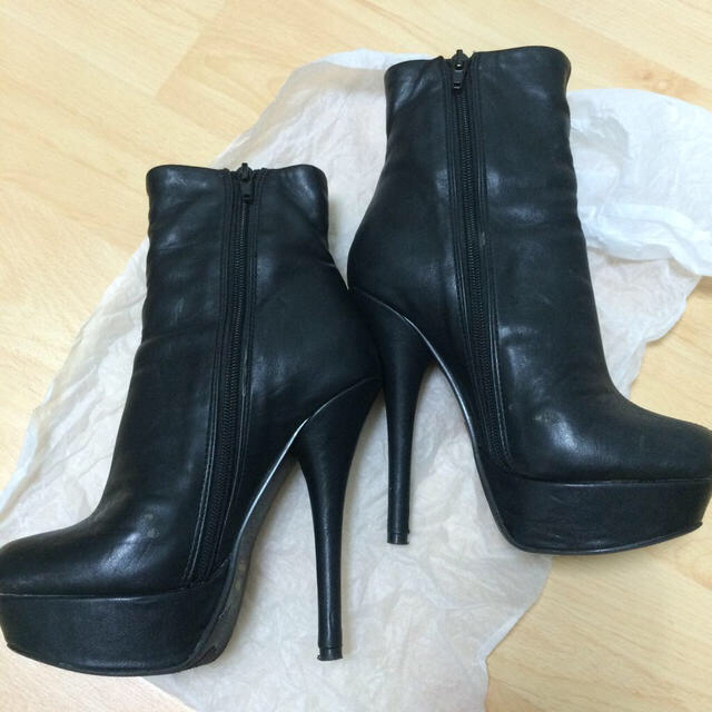 黒のショートブーツ♡あーさ様専用 レディースの靴/シューズ(ブーツ)の商品写真