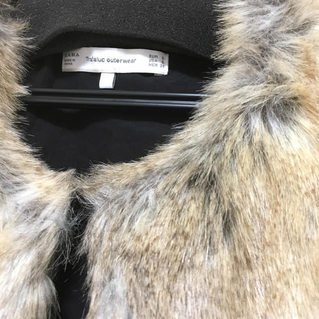 ZARA(ザラ)のファーベスト レディースのトップス(ベスト/ジレ)の商品写真