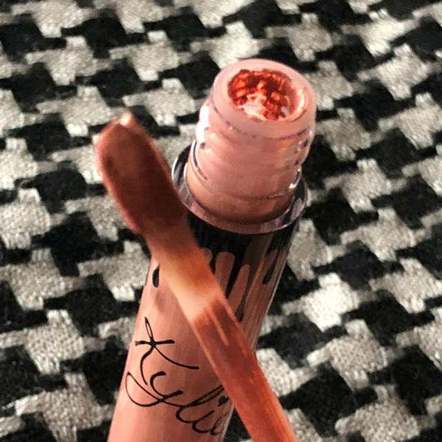 Kylie Cosmetics(カイリーコスメティックス)のKylie Jenner velvet liquid lipstick  コスメ/美容のベースメイク/化粧品(口紅)の商品写真