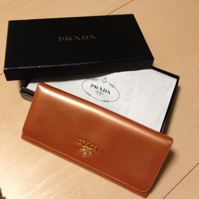 PRADA(プラダ)のゆん 様 16日までお取り置き☆ レディースのファッション小物(財布)の商品写真