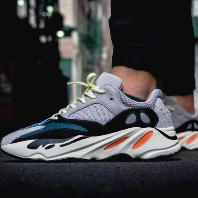 adidas(アディダス)のyeezy boost 700 メンズの靴/シューズ(スニーカー)の商品写真