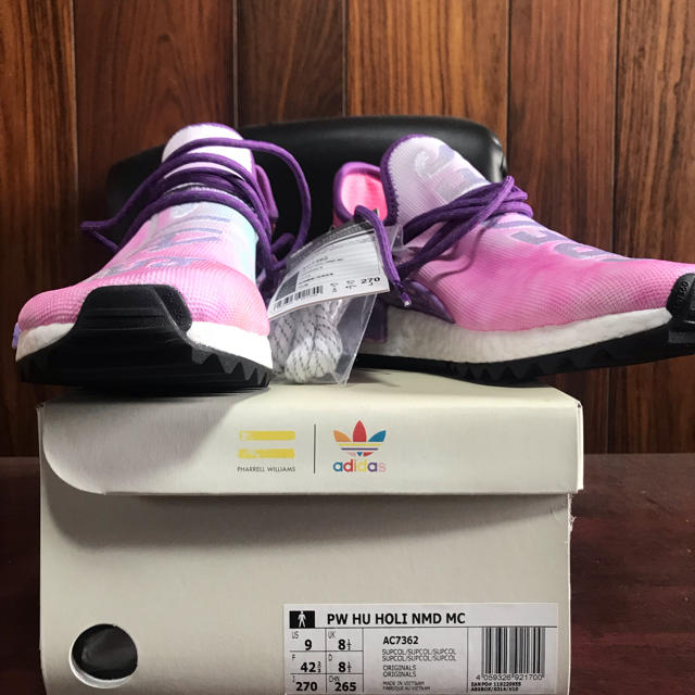 adidas(アディダス)のPharrell × adidas NMD HUMAN RACE メンズの靴/シューズ(スニーカー)の商品写真