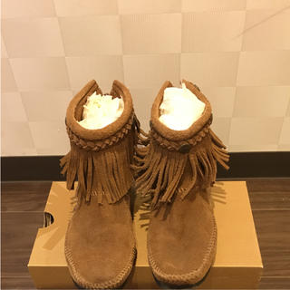 ミネトンカ(Minnetonka)の5/5まで販売、ミネトンカ ショートブーツ フリンジブーツ(スリッポン/モカシン)