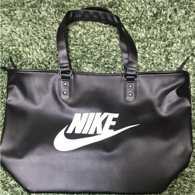 NIKE(ナイキ)のNikeトートバッグ メンズのバッグ(トートバッグ)の商品写真
