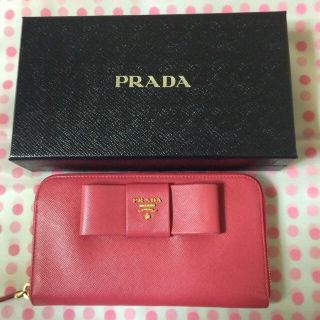 プラダ(PRADA)のPRADA♡リボン型長財布(財布)