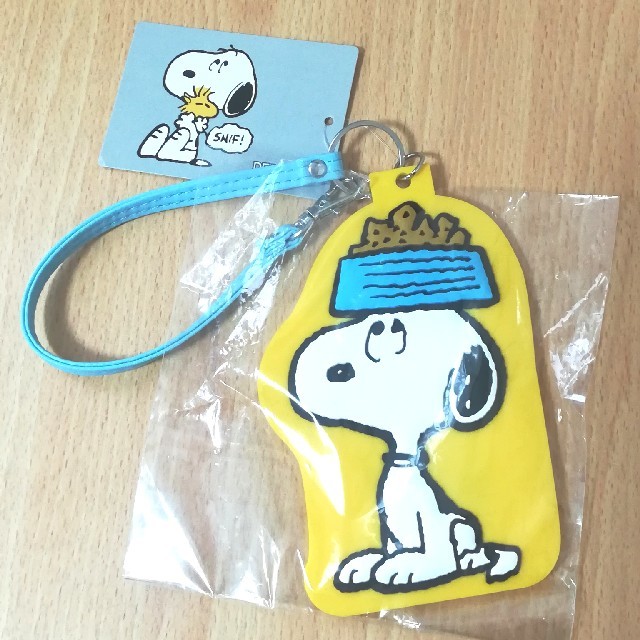 SNOOPY(スヌーピー)の新品☆スヌーピー◆ラバーICカードケース◆ドッグフード レディースのファッション小物(名刺入れ/定期入れ)の商品写真