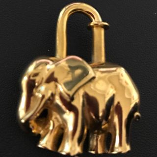 HERMES(キーホルダー ・ ゴールド/金色系)のフリマアイテム一覧 HERMES(キーホルダー ・ ゴールド/金色系)のフリマアイテム一覧