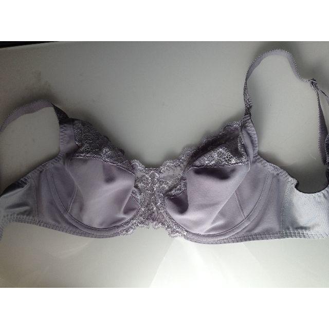 70E☆シモーヌペレール　Simone Perele　Caresseフルカップ