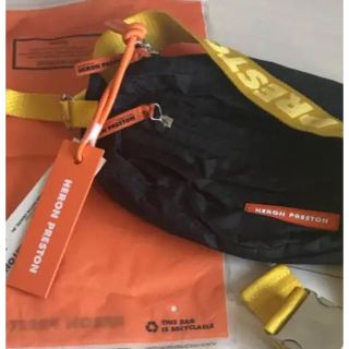 オフホワイト(OFF-WHITE)のheron preston  ショルダーバッグ ボディバッグ(ボディーバッグ)