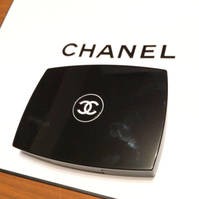 CHANEL(シャネル)のCHANELフェイスパウダー コスメ/美容のベースメイク/化粧品(その他)の商品写真