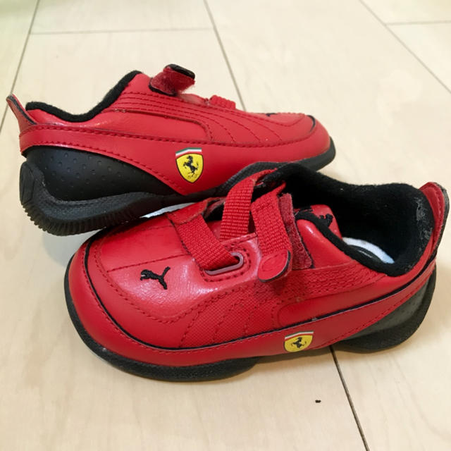 Ferrari(フェラーリ)のプーマとフェラーリのコラボ靴♡12センチ キッズ/ベビー/マタニティのベビー靴/シューズ(~14cm)(スニーカー)の商品写真