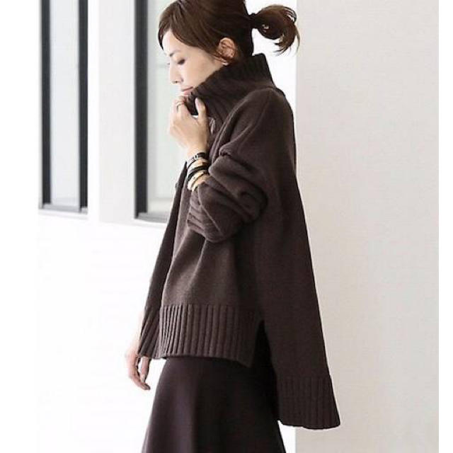 L'Appartement DEUXIEME CLASSE(アパルトモンドゥーズィエムクラス)のアパルトモン Back Long タートルネック Knit ブラウン レディースのトップス(ニット/セーター)の商品写真