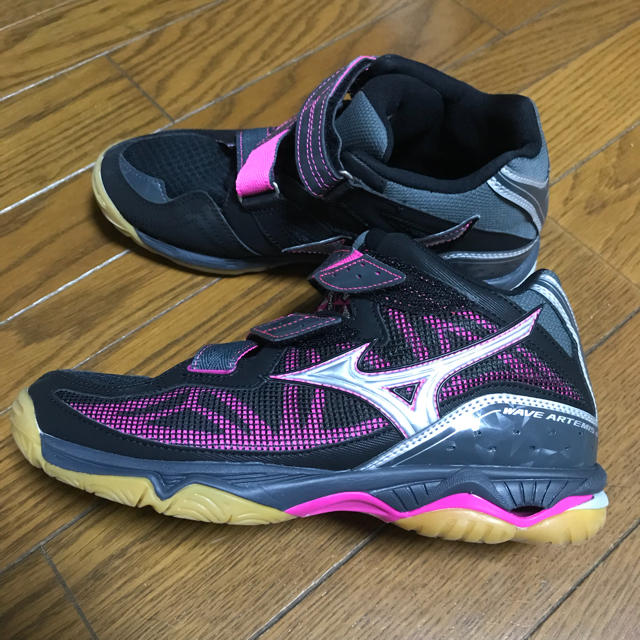 MIZUNO(ミズノ)のお値引価格‼️MIZUNOバレーシューズ ウェーブアルテミス 4MID 24cm スポーツ/アウトドアのスポーツ/アウトドア その他(バレーボール)の商品写真