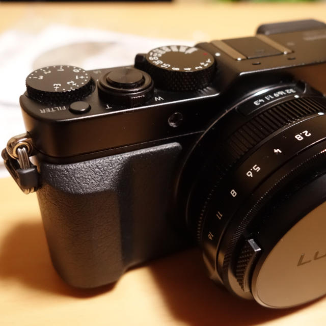 Panasonic(パナソニック)のLUMIX lx100  スマホ/家電/カメラのカメラ(コンパクトデジタルカメラ)の商品写真