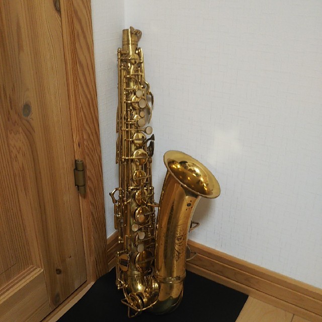 ヤマハ(ヤマハ)のアルトサックスーNIKKAN TOKYO(彫刻入り) 楽器の管楽器(サックス)の商品写真