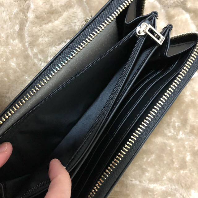 GUESS(ゲス)のりの様専用guess新品レディース財布 レディースのファッション小物(財布)の商品写真