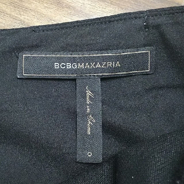 BCBGMAXAZRIA(ビーシービージーマックスアズリア)のBCBGMAXAZRIA黒スカート新品同様 レディースのスカート(ひざ丈スカート)の商品写真