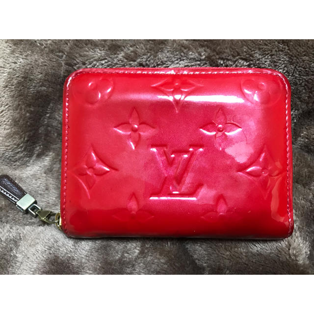 LOUIS VUITTON(ルイヴィトン)のルイ ヴィトン  本物 コインケース 財布 ヴェルニ  赤 財布 レディースのファッション小物(コインケース)の商品写真