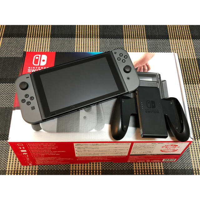 Nintendo Switch(ニンテンドースイッチ)の任天堂スイッチ ゼルダの伝説付き エンタメ/ホビーのゲームソフト/ゲーム機本体(家庭用ゲーム機本体)の商品写真