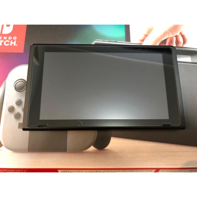 Nintendo Switch(ニンテンドースイッチ)の任天堂スイッチ ゼルダの伝説付き エンタメ/ホビーのゲームソフト/ゲーム機本体(家庭用ゲーム機本体)の商品写真