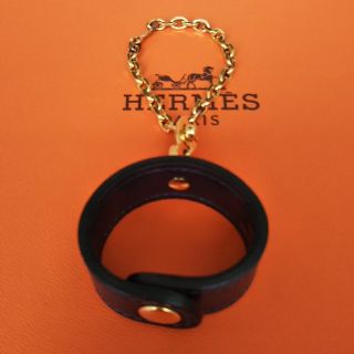 エルメス(Hermes)のエルメス 手袋 グローブホルダー チャーム キーホルダー 黒系 グレー ネイビー(その他)