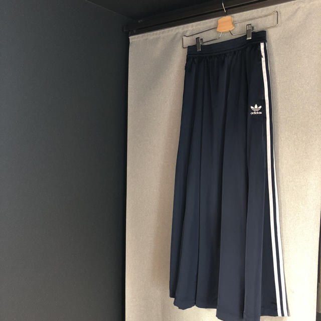 adidas(アディダス)のadidas アディダス  オリジナル ロングスカートM レディースのスカート(ロングスカート)の商品写真