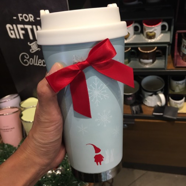 Starbucks Coffee(スターバックスコーヒー)のレア！海外スターバックス クリスマスタンブラー インテリア/住まい/日用品のキッチン/食器(タンブラー)の商品写真