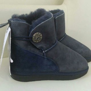 オーストラリア製　UGG　コンチョ　ベリーボタン　US7　INK色