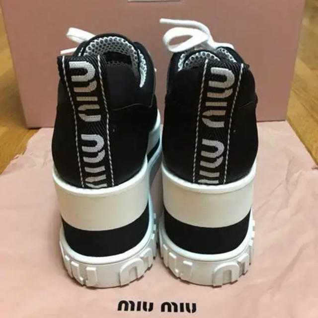 miumiu(ミュウミュウ)のmiumiu  厚底スニーカー レディースの靴/シューズ(スニーカー)の商品写真