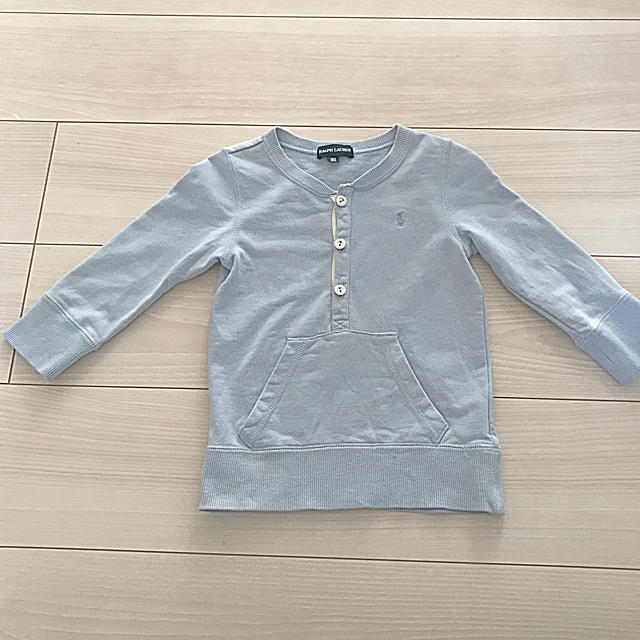 Ralph Lauren(ラルフローレン)の「ラルフローレン」水色 カットソー 90cm 子供服 キッズ/ベビー/マタニティのキッズ服女の子用(90cm~)(Tシャツ/カットソー)の商品写真