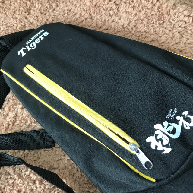 ❤︎HANSHIN  tigers❤︎ボディー バッグ❤︎ メンズのバッグ(ボディーバッグ)の商品写真