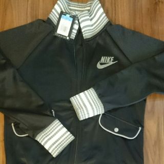 ナイキ(NIKE)の⭐ ナイキ  パーカー  新品未使用      ￥7884(パーカー)